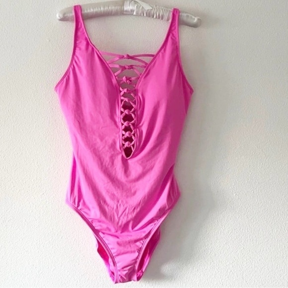 NEW Lilly Pulitzer Isle Lattice One-Piece
Swimsuit PLUMERIA PINK NWT Sz 14 - Picture 12 of 13